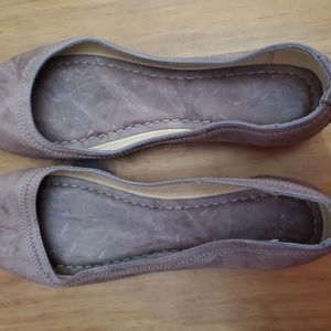 NEW without tags or box Frye Carson Leather Ballet Flats Taupe/Grey Size 8